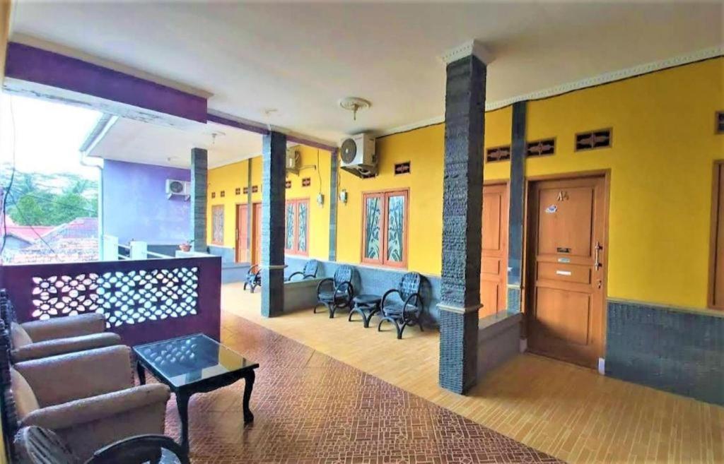 Griya Euis Dan Aisha Syariah Hotel Serang